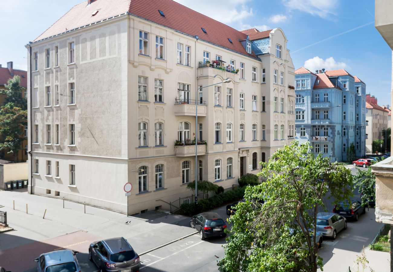 widok, widok z mieszkania, widok na ulicę, widok na miasto, apartament, na zewnątrz, wynajem