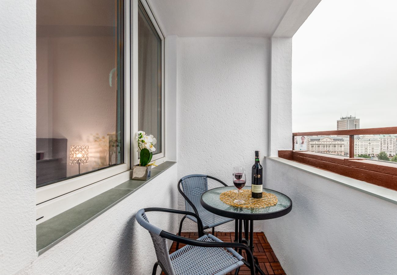 Apartament w Warszawa - Apartament z jedną sypialnią Warszawa Złota | Balkon