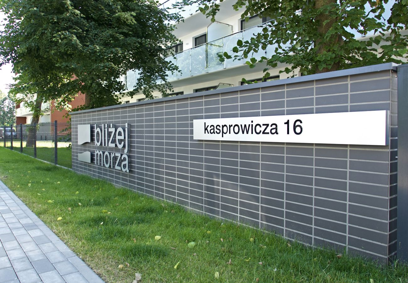 widok z zewnątrz, na zewnątrz, budynek mieszkalny, wynajem, apartament, Bliżej Morza, Kasprowicza 16, Kołobrzeg