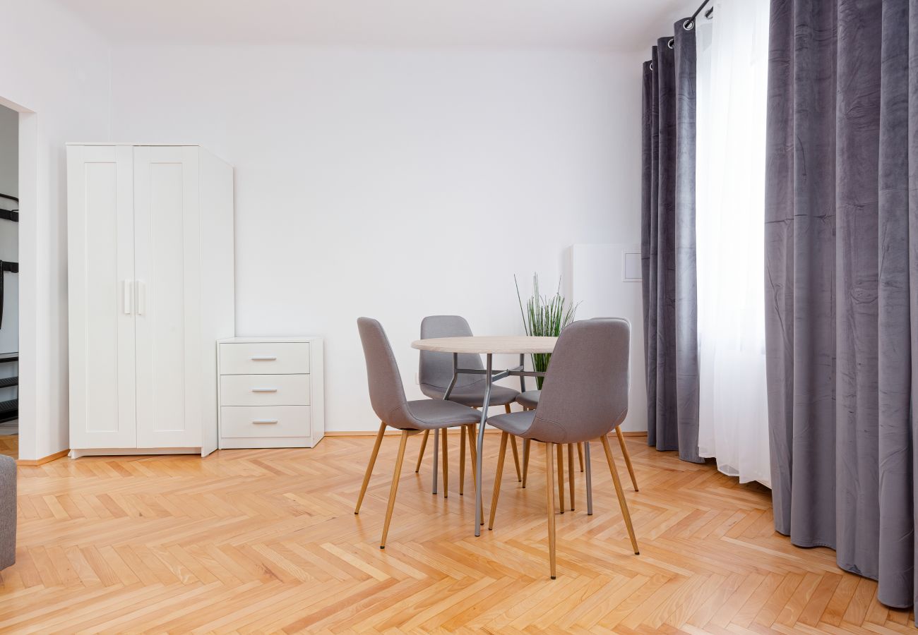 Apartament w Warszawa - Stanisława Augusta 34/13 dla 5 osób | Warszawa Praga Południe