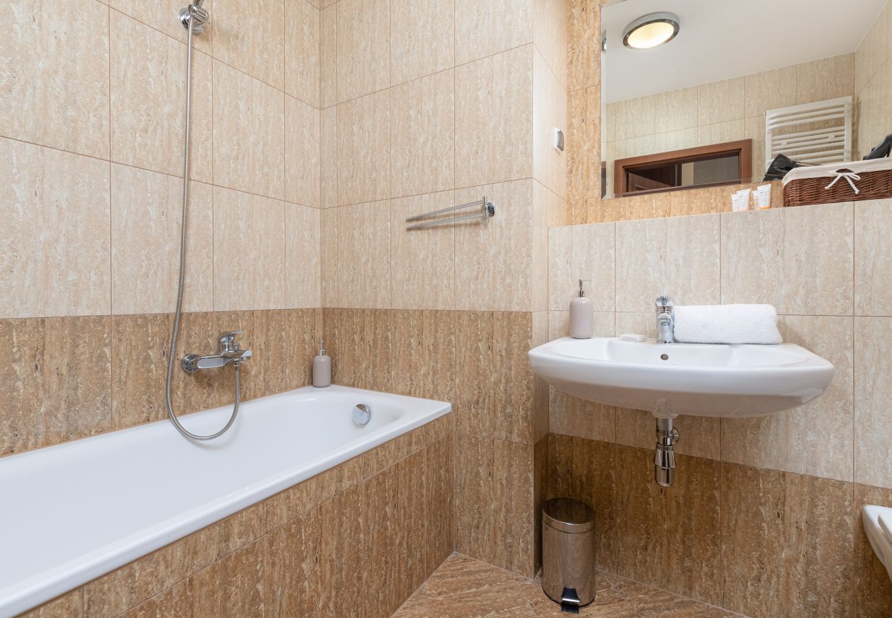 Apartament w Gdańsk - Apartament Karawela z balkonem i parkingiem | Gdańsk