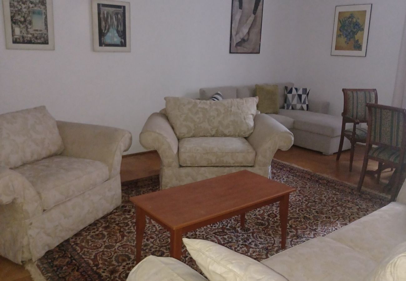 Apartament w Kraków - Rynek Główny w Krakowie | Przestronny apartament z kamienicy