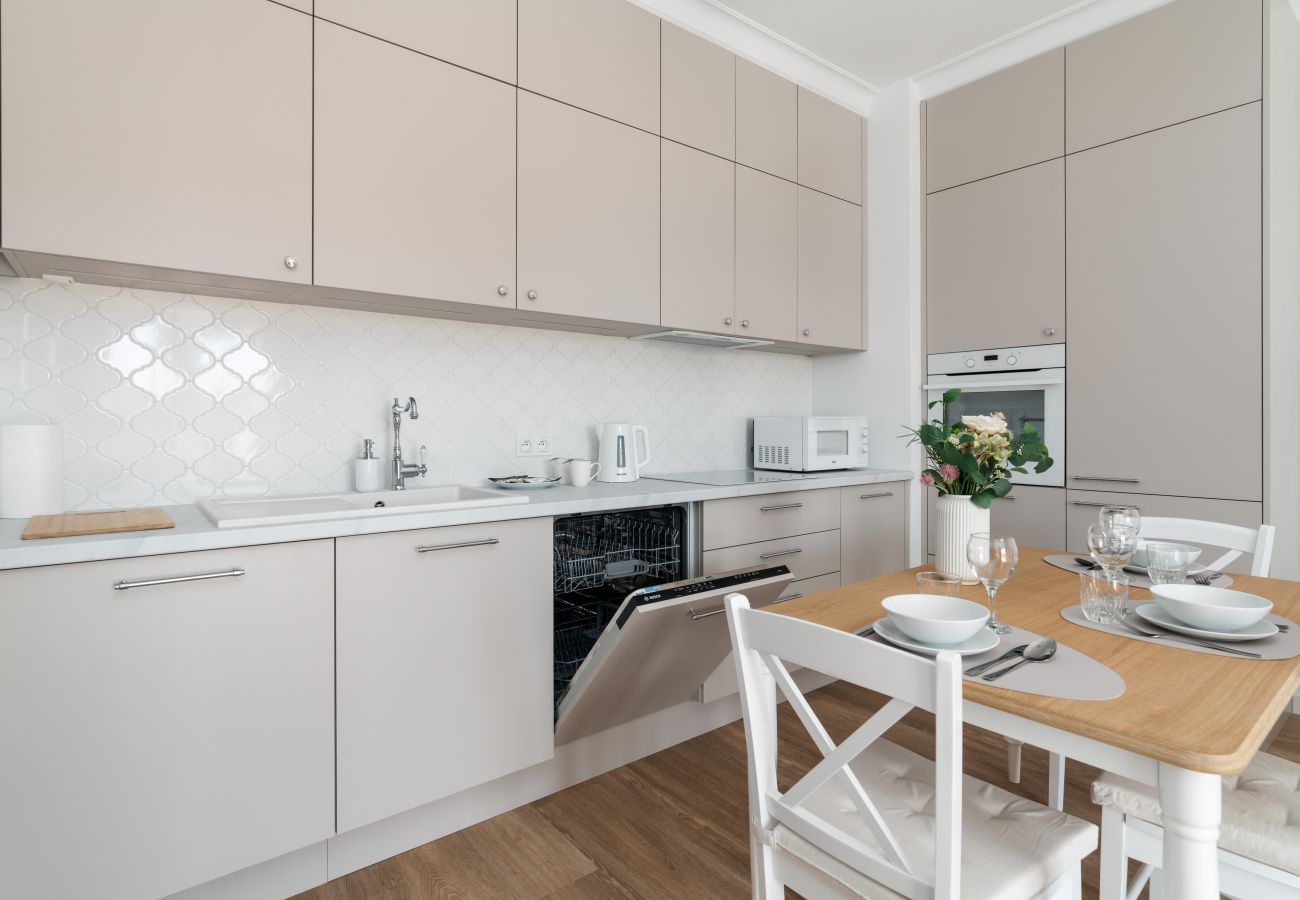 Apartament w Poznań - Apartament White Elegance z Klimatyzacją i Parkingiem w Poznaniu