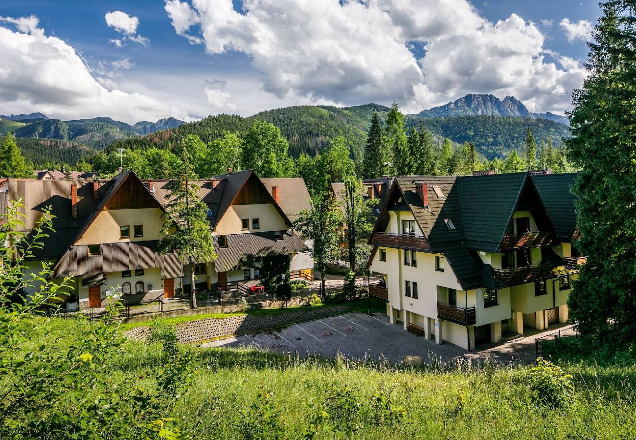 Apartament w Zakopane - Dwupoziomowy raj z parkingiem i balkonem