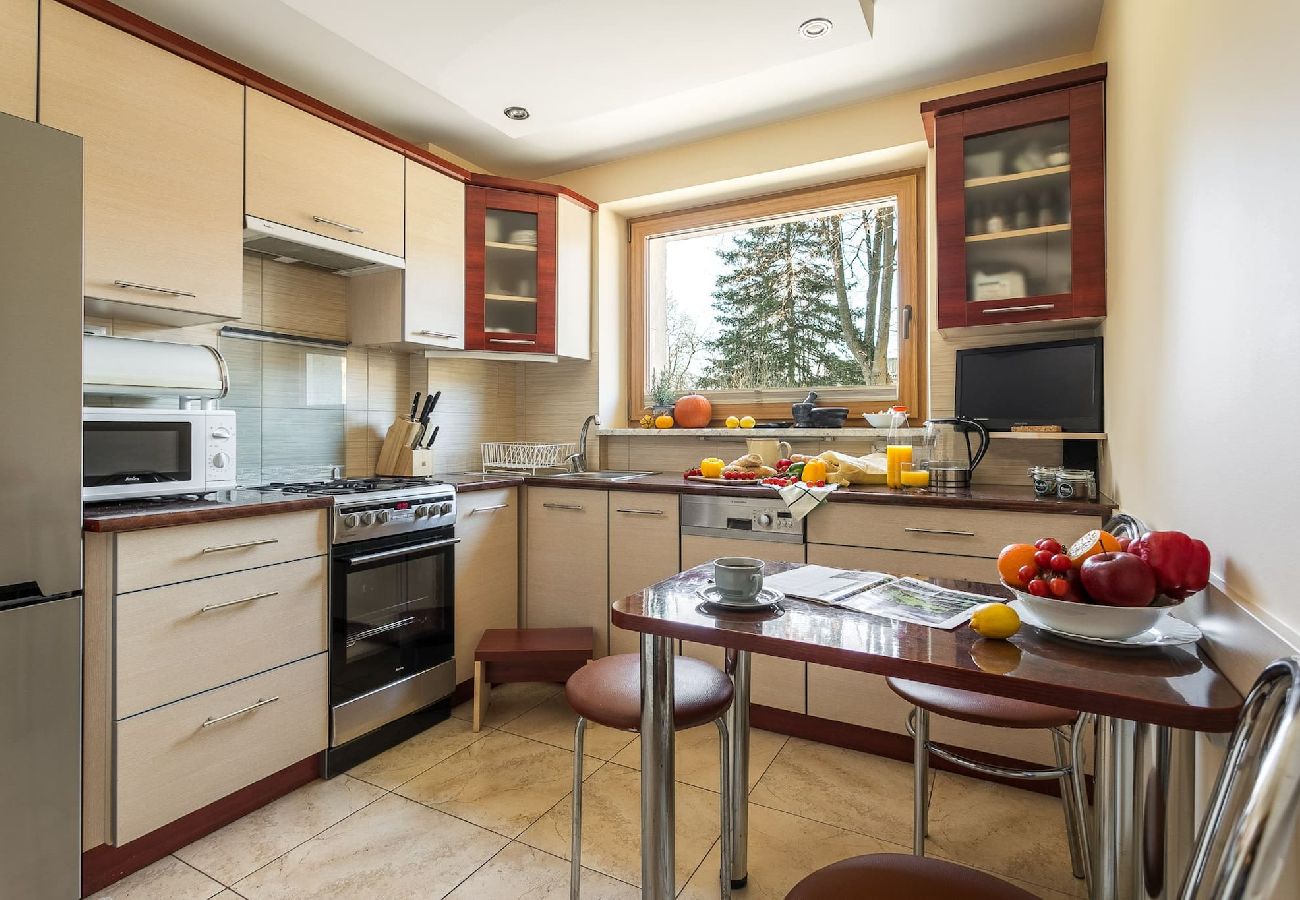 Apartament w Zakopane - Rodzinny apartament góralski z balkonem i