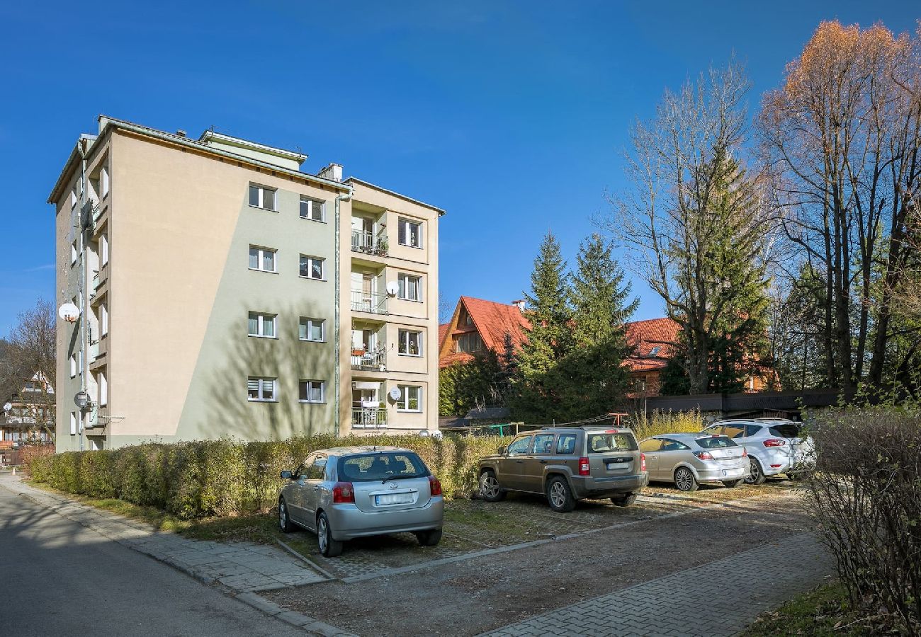 Apartament w Zakopane - Rodzinny apartament góralski z balkonem i