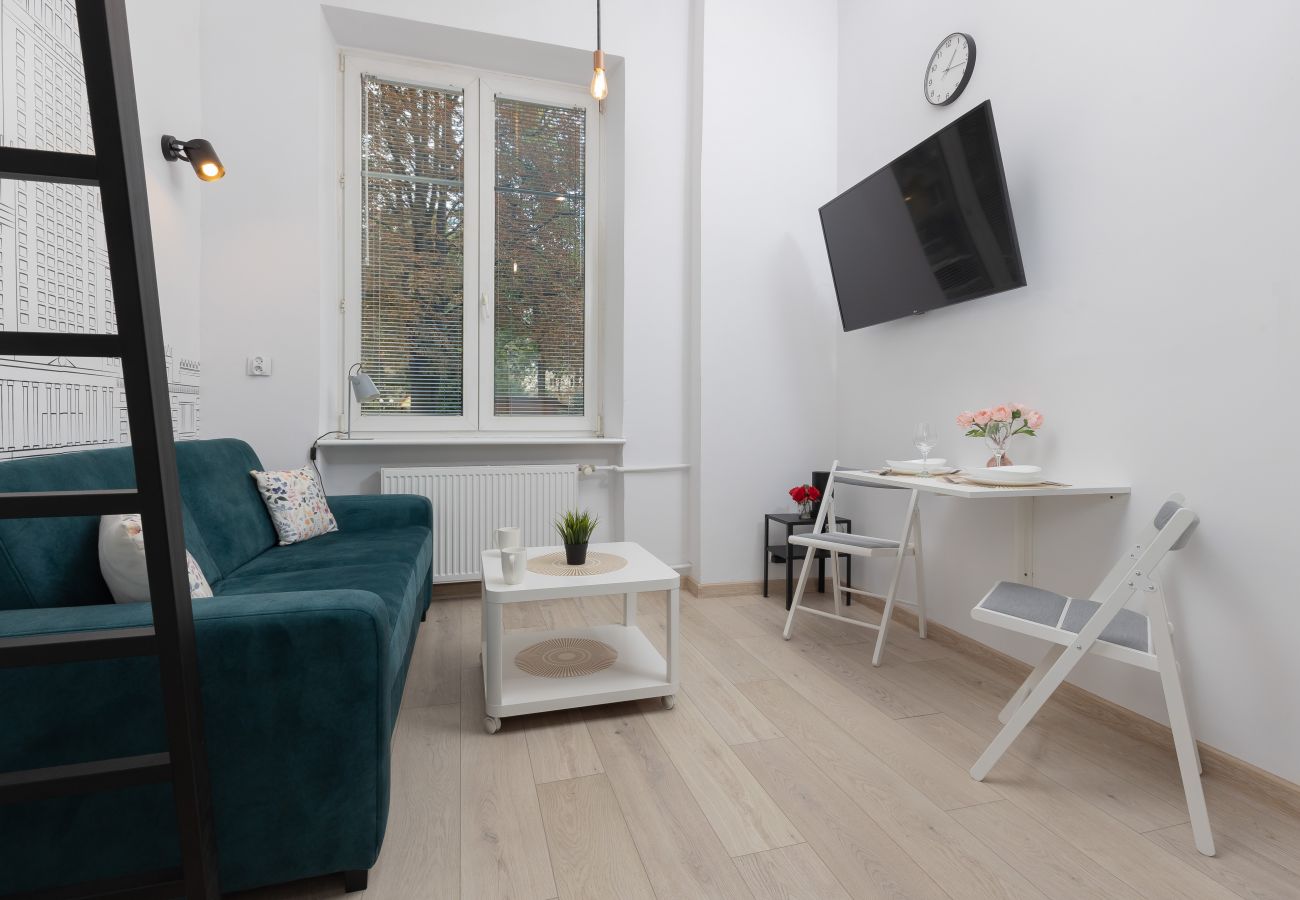 Studio w Warszawa - Al. Wyzwolenia 10 | Wifi, Przyjazny zwierzętom, Studio z antresolą, 4 osoby, Warszawa