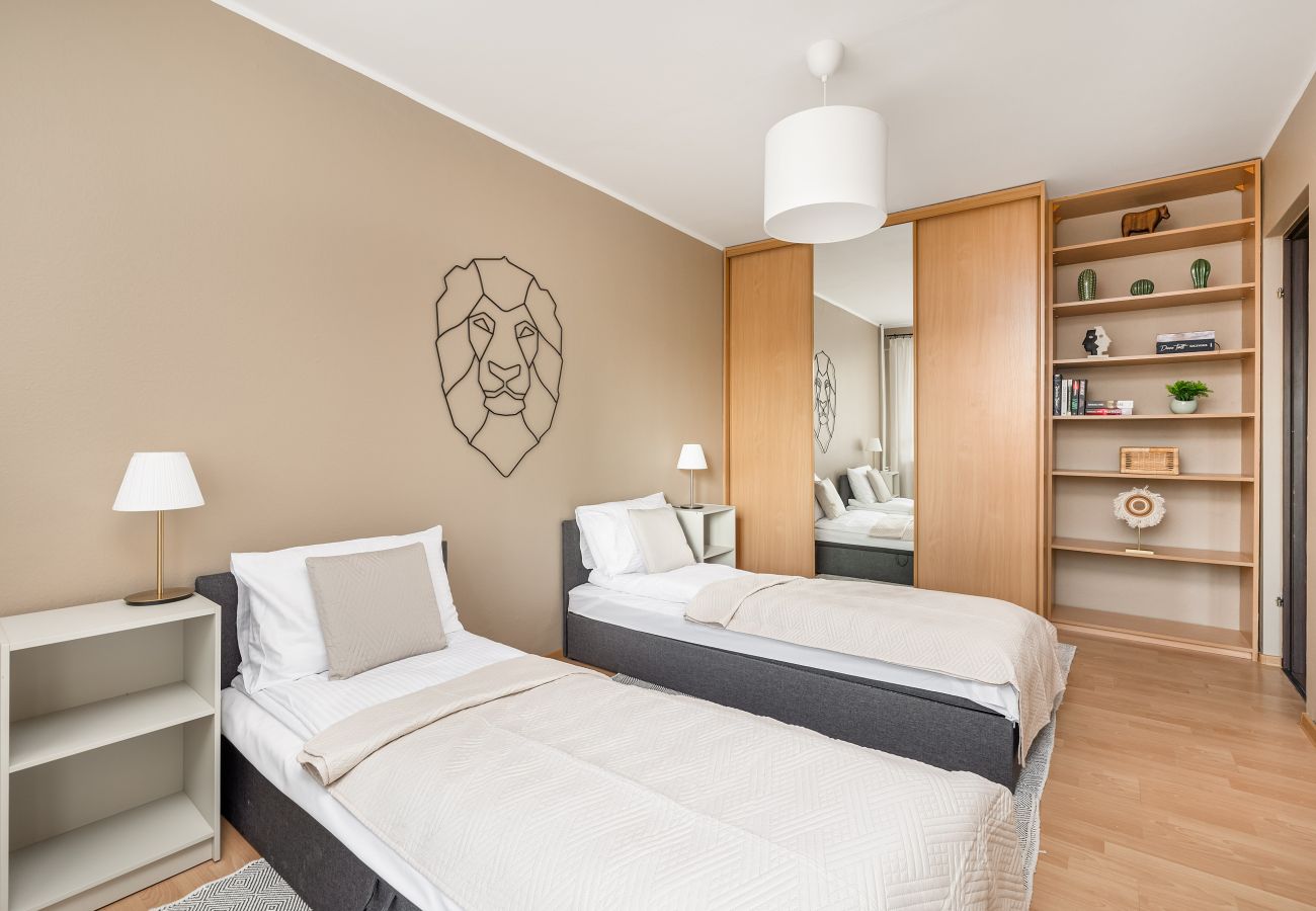 Apartament w Poznań - Apartament na Parterze z Umeblowanym Balkonem i Jedną Sypialnią | Poznań