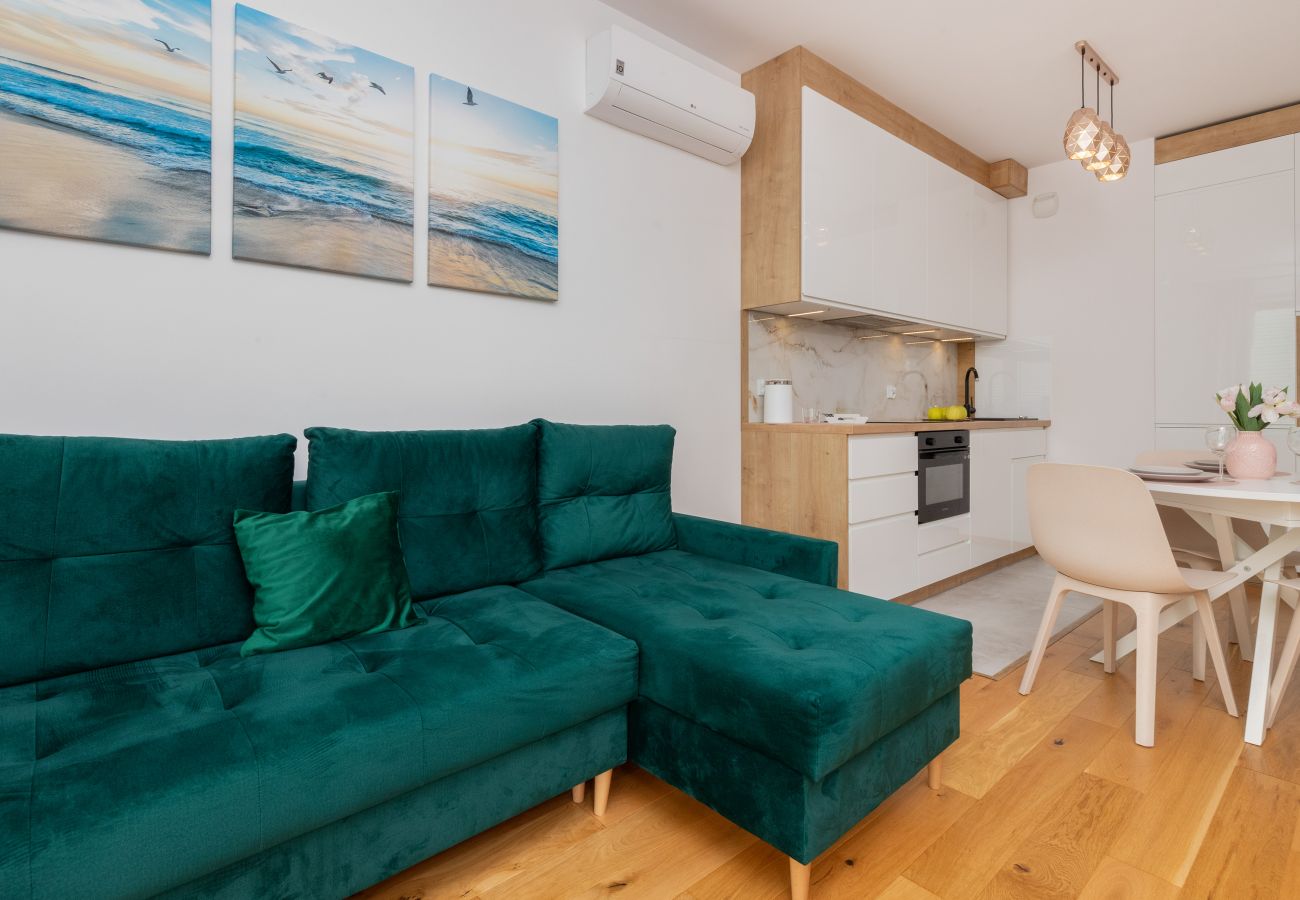 Apartament w Gdańsk - Sucha 37A | Jedna Sypialnia | Balkon | Parking | Gdańsk | Blisko Plaży w Brzeźnie 