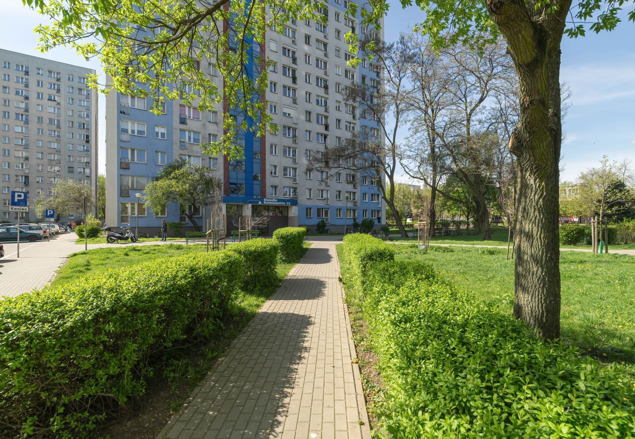 Apartament w Poznań - Osiedle Kosmonautów 15 | Poznań | Apartament z Jedną Sypialnią | Wanna | Biurko do Pracy Zdalnej