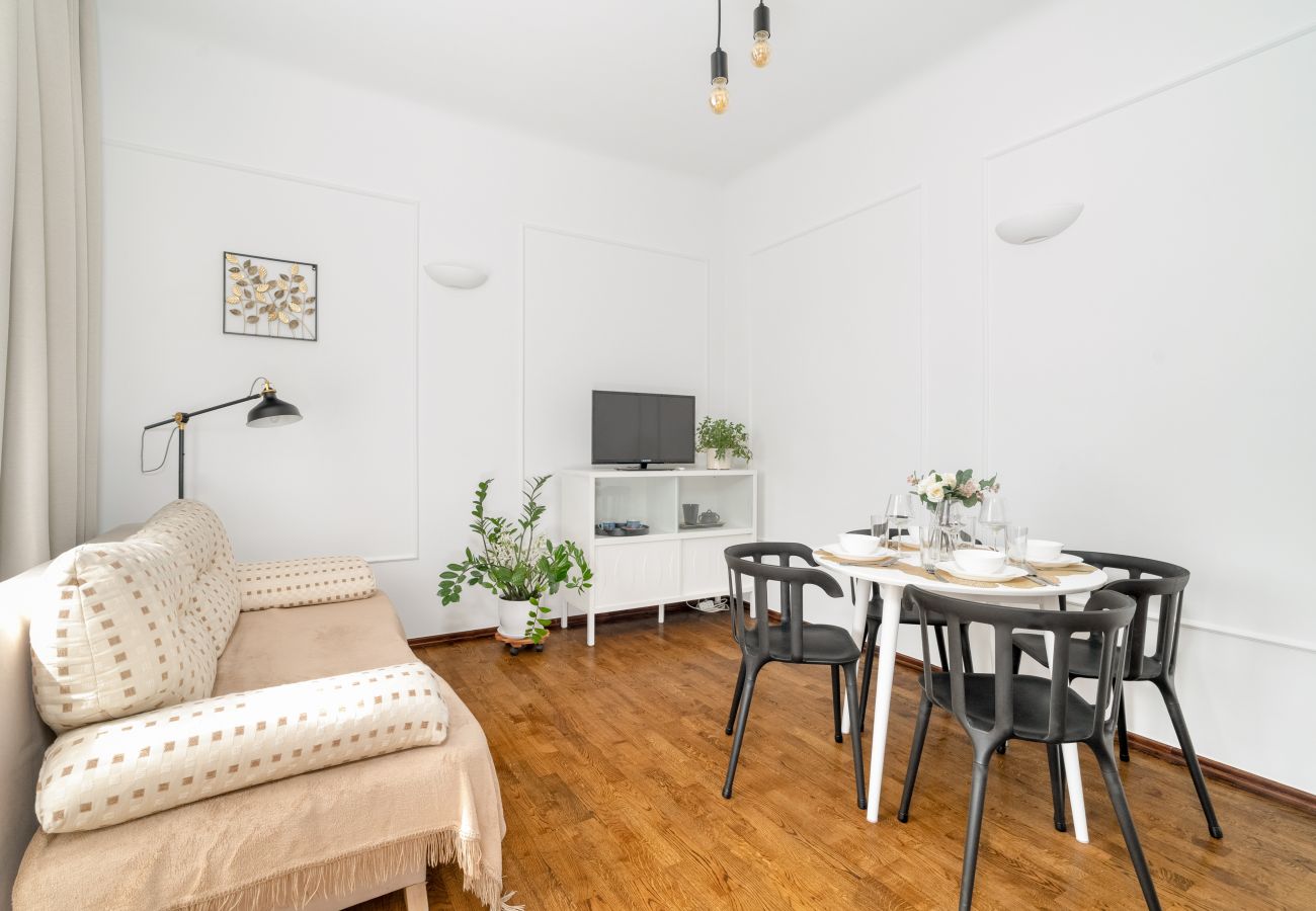 Apartament w Poznań - Kolska 22 | Apartament na Parterze w Poznaniu | Jedna Sypialnia | Parking