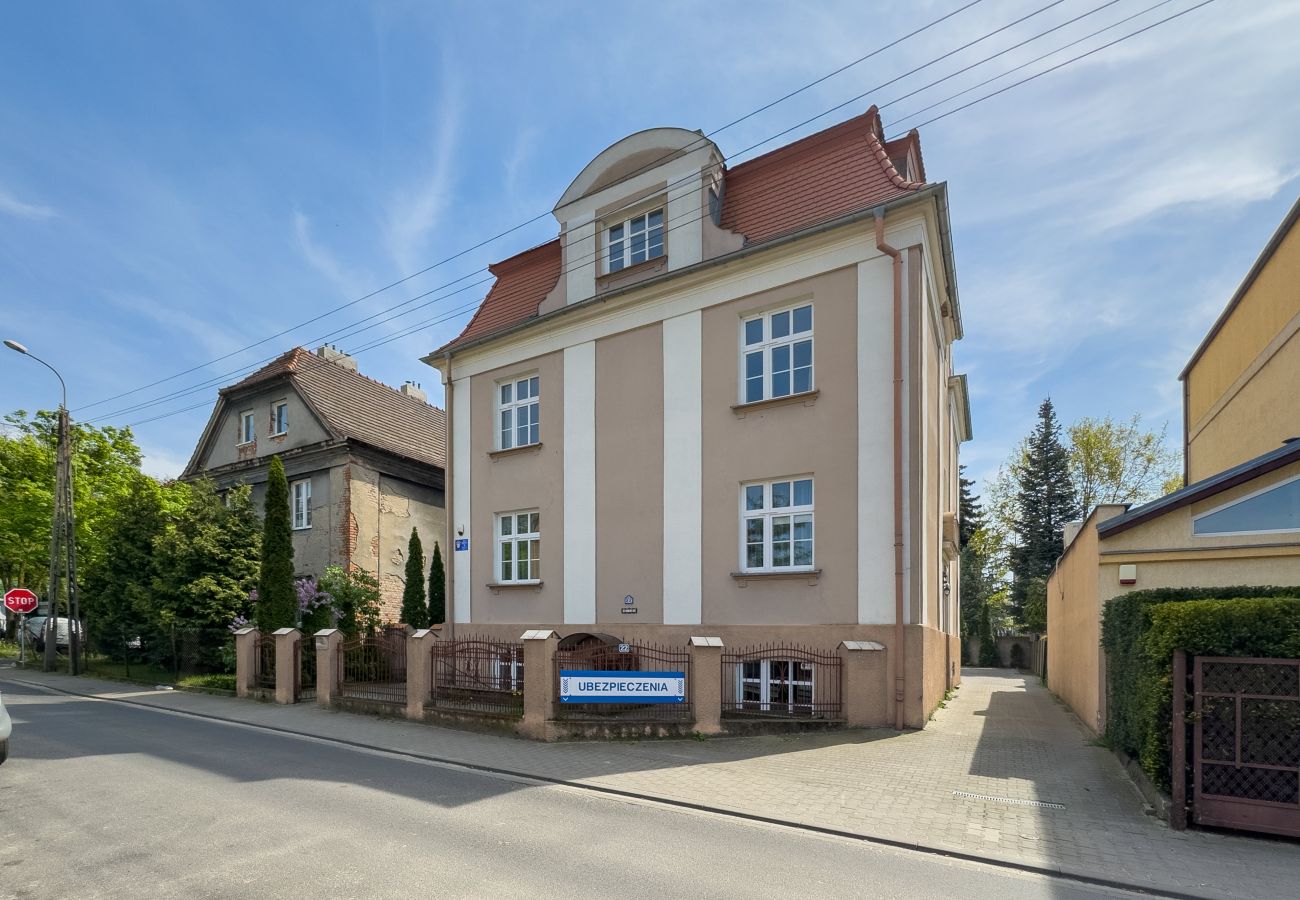 Apartament w Poznań - Kolska 22 | Apartament na Parterze w Poznaniu | Jedna Sypialnia | Parking