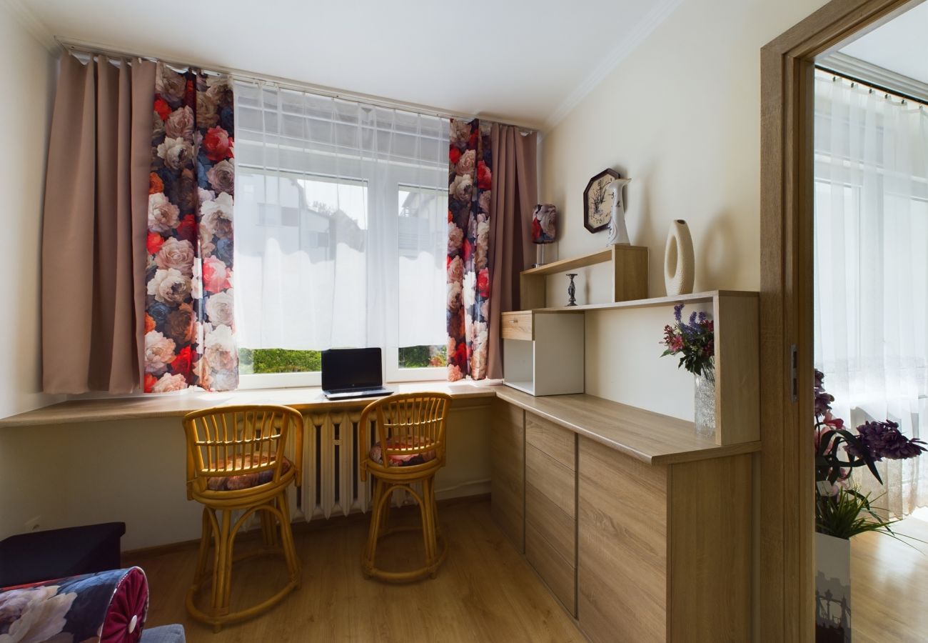 Apartament w Gdynia - Przytulny Apartament | Gdynia | Kordeckiego | Trzy sypialnie | Blisko Lasów Chylońskich | Balkon | Dla 6