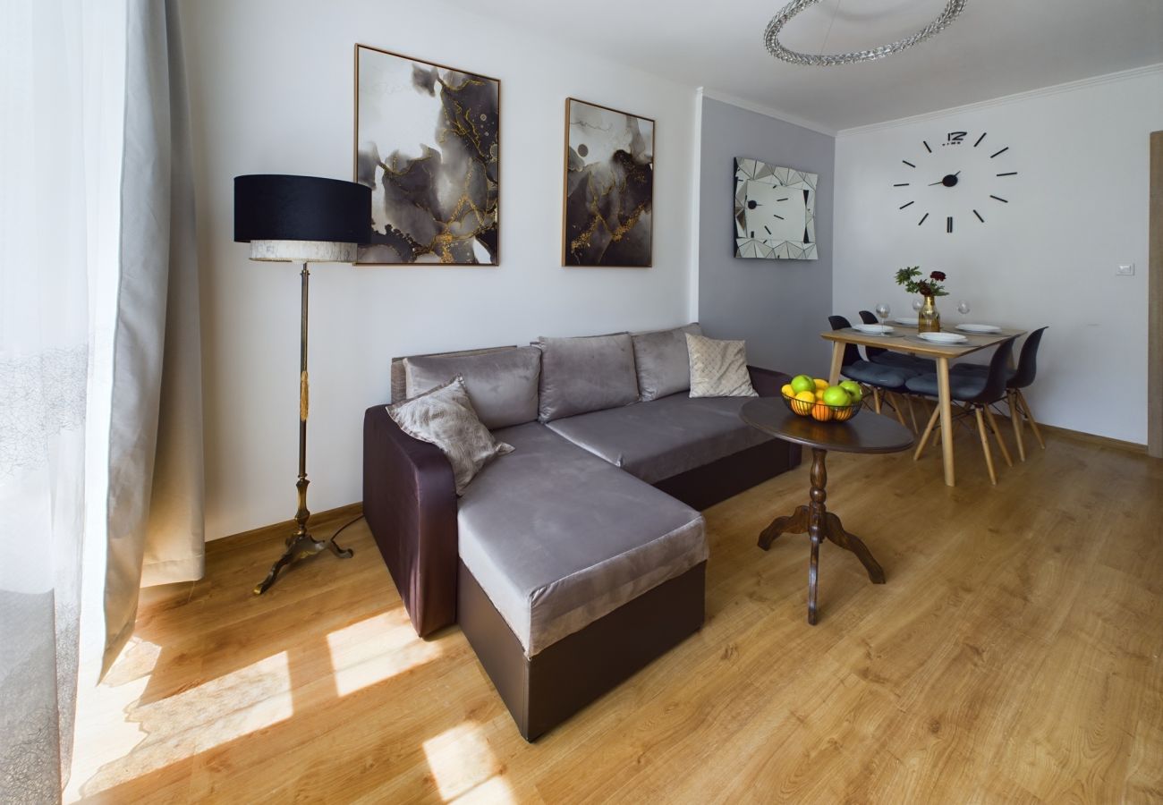 Apartament w Gdynia - Przytulny Apartament | Gdynia | Kordeckiego | Trzy sypialnie | Blisko Lasów Chylońskich | Balkon | Dla 6