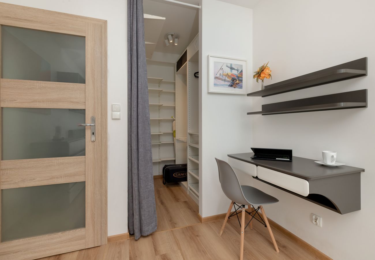 Apartament w Gdynia - Gdynia | Janki Bryla | Parking | Blisko Trójmiejskiego Parku Krajobrazowego | Balkon | Dla 4